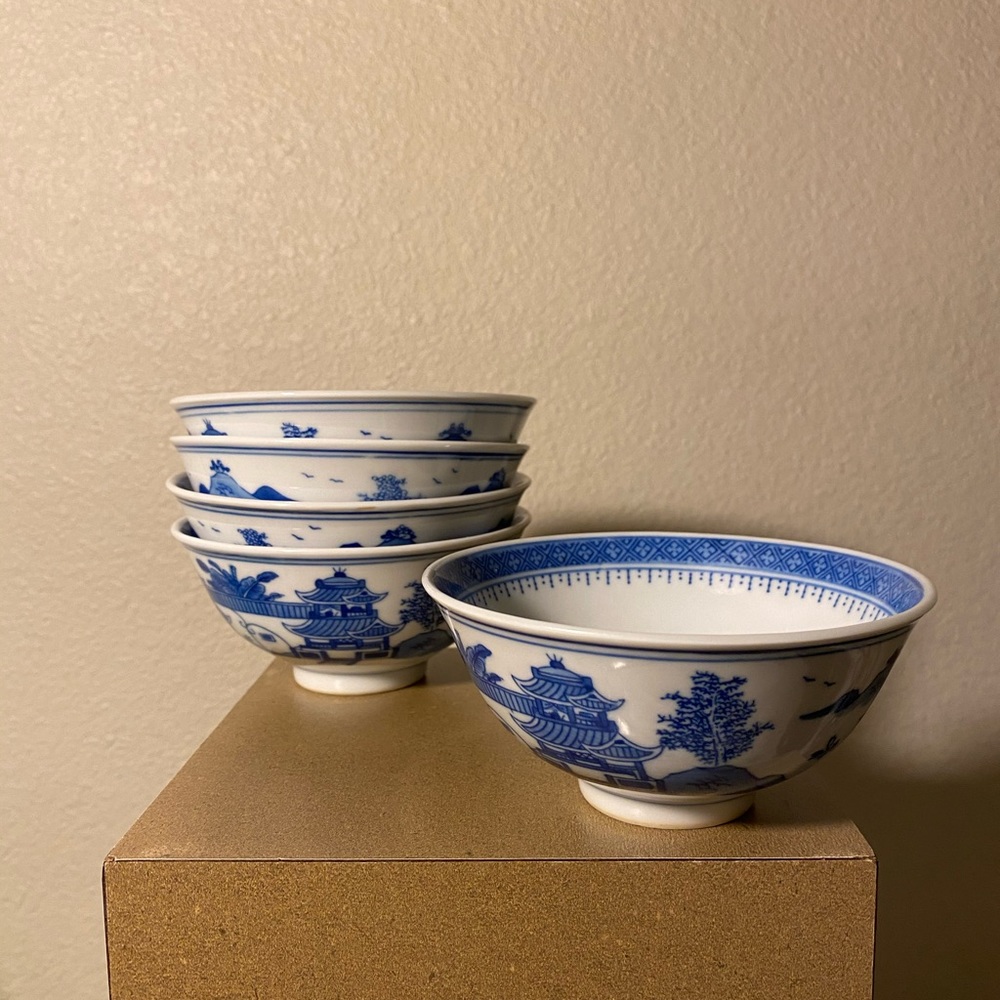Really Beautiful Asian Bowls Set of 5 🍚